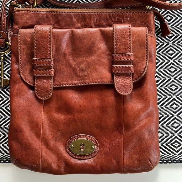 Fossil Handbags - FOSSIL Genuine Leather Crossbody Bag Vintage VGUC